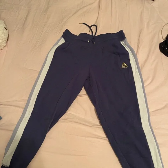 Purple Reebok pants - Picture 4 of 4